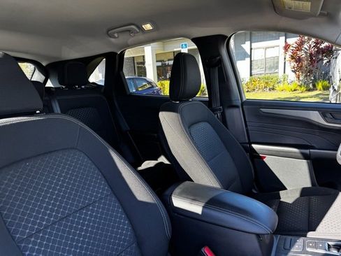 Used 2023 Ford Escape Active w/ Cold Weather Package image 11
