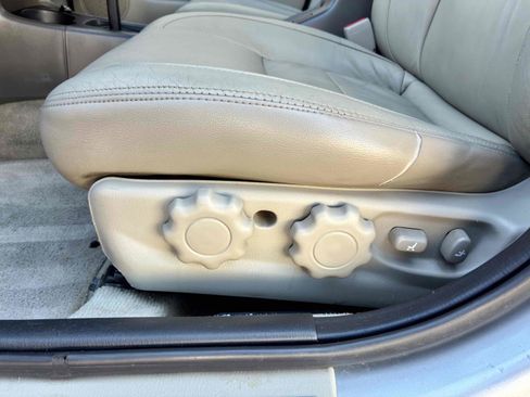 Used 1999 INFINITI G20 FWD image 32