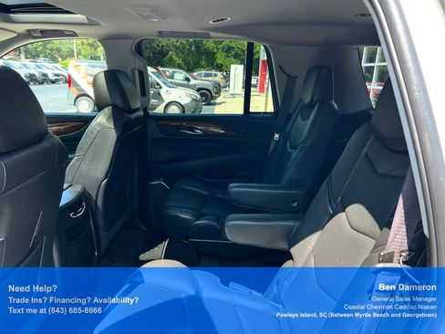 Used 2017 Cadillac Escalade Luxury AWD/4WD image 18