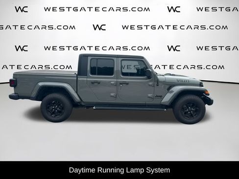 Used 2022 Jeep Gladiator Sport AWD/4WD image 27