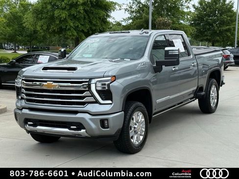 Used 2024 Chevrolet Silverado 3500 High Country w/ High Country Premium Package AWD/4WD image 10