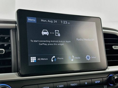 Used 2024 Hyundai Venue SEL FWD image 14