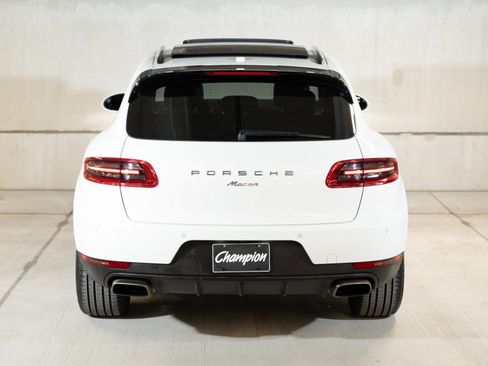 Certified 2018 Porsche Macan AWD/4WD image 10