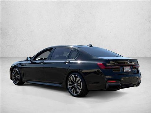 Used 2022 BMW M760i xDrive w/ Luxury Rear Seating Package AWD/4WD image 8