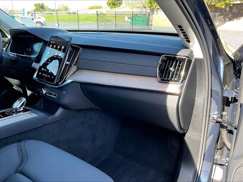 Used 2026 Volvo XC90 B6 Plus w/ Protection Package image 19