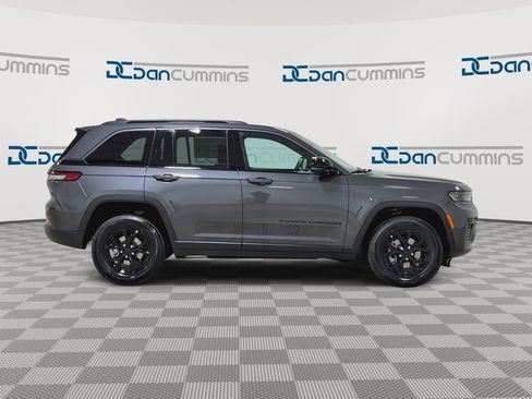 New 2026 Jeep Grand Cherokee 4WD image 9