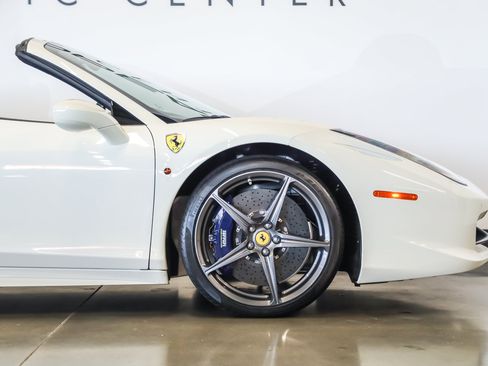 Used 2015 Ferrari 458 Spider RWD image 23