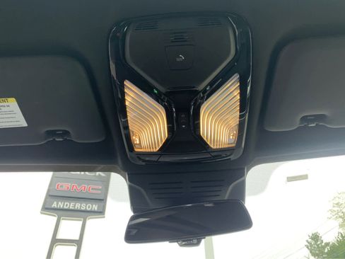 Used 2024 BMW X5 xDrive40i w/ M Sport Package AWD/4WD image 22
