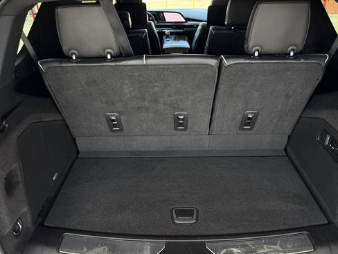 Used 2021 Cadillac Escalade Premium Luxury w/ Driver Assist Tech Package AWD/4WD image 23