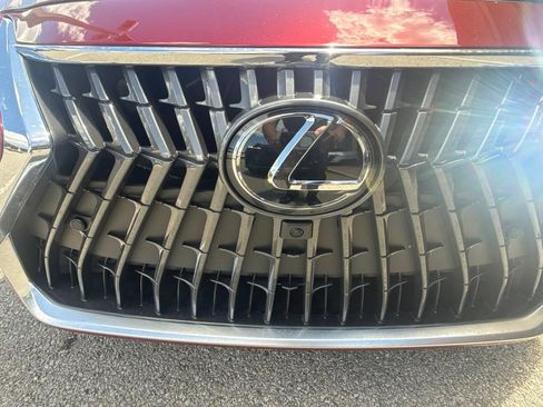 Used 2025 Lexus ES 350 w/ Technology Package FWD image 3
