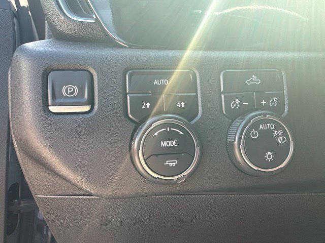 Used 2023 Chevrolet Silverado 1500 LT AWD/4WD image 16