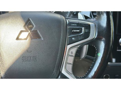 Used 2020 Mitsubishi Outlander SEL AWD/4WD image 28