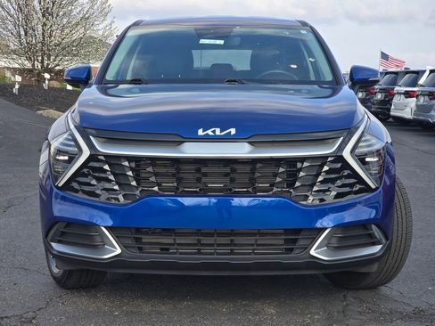 Used 2025 Kia Sportage EX FWD image 3