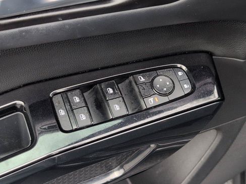 Used 2022 Nissan Pathfinder SV FWD image 20