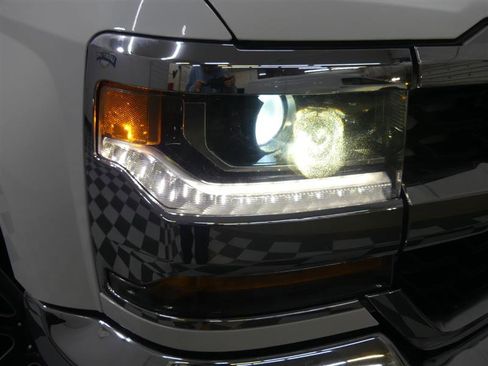 Used 2016 Chevrolet Silverado 1500 LT w/ Trailering Package image 8