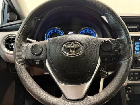 Used 2018 Toyota Corolla LE image 13
