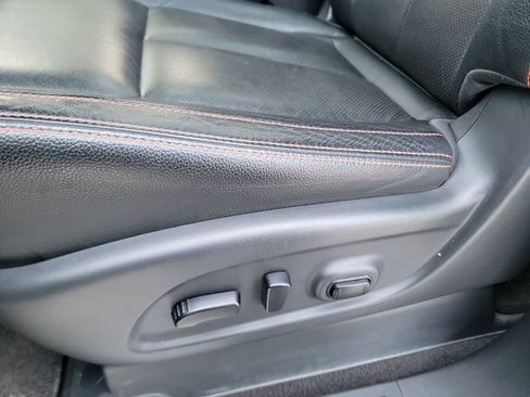 Used 2022 Nissan Titan PRO-4X w/ Pro-4x Convenience Package image 12