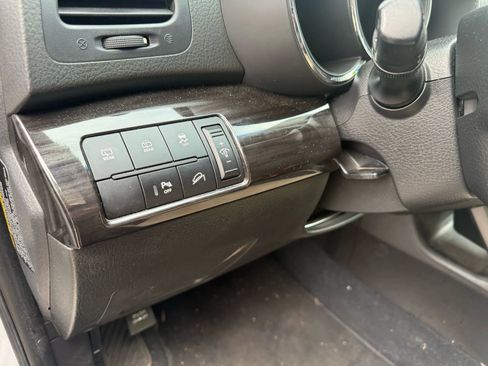 Used 2011 Kia Sorento EX w/ Premium Pkg image 14
