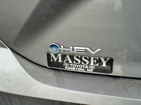 Used 2025 Toyota Camry SE w/ Multimedia Upgrade Package image 10