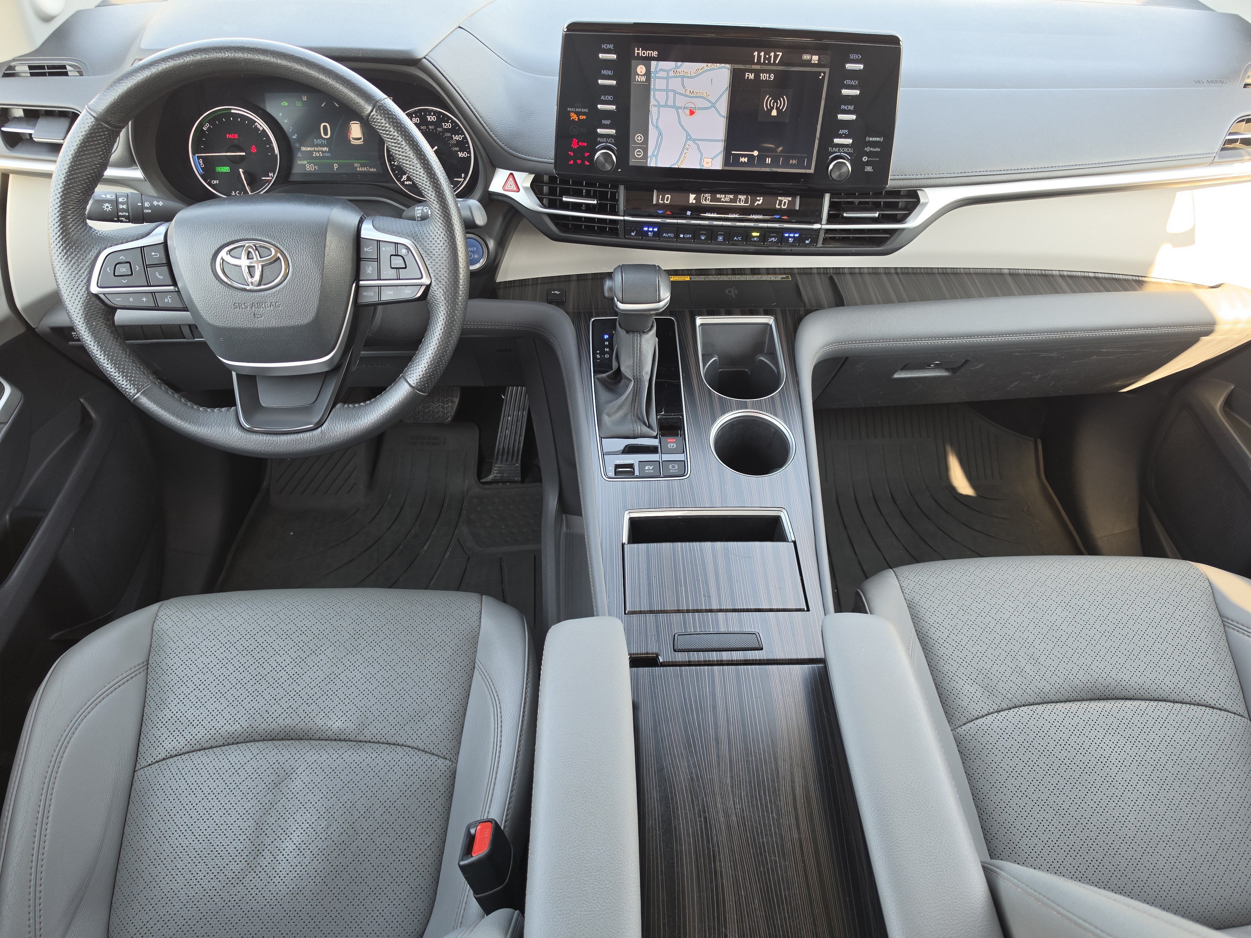 Certified 2024 Toyota Sienna Limited AWD/4WD image 8
