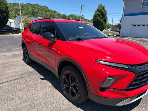 Used 2024 Chevrolet Blazer LT w/ Convenience Package FWD image 7