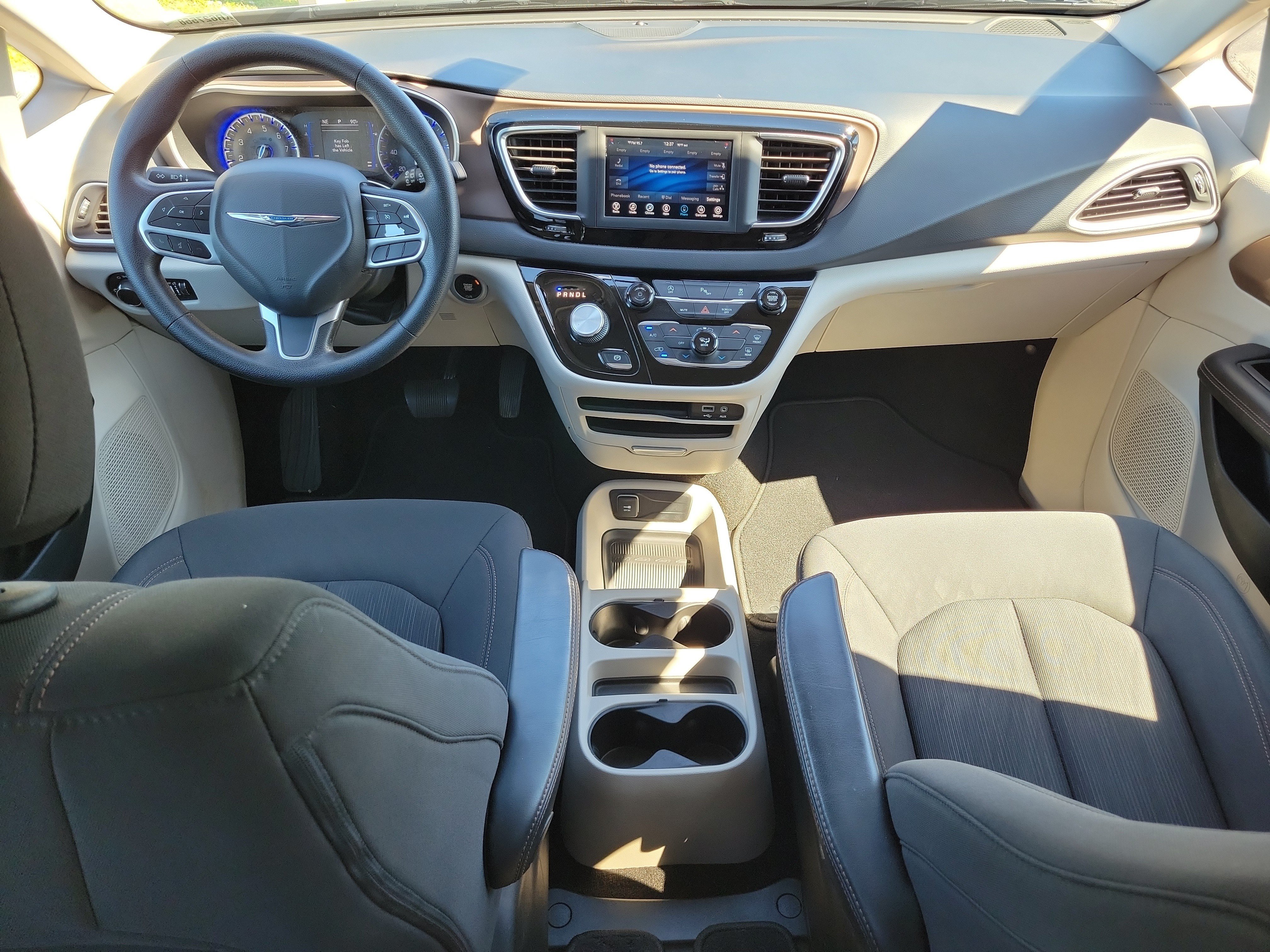 Used 2019 Chrysler Pacifica LX w/ Tire & Wheel Group FWD image 16