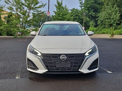 Certified 2023 Nissan Altima 2.5 SV FWD image 2