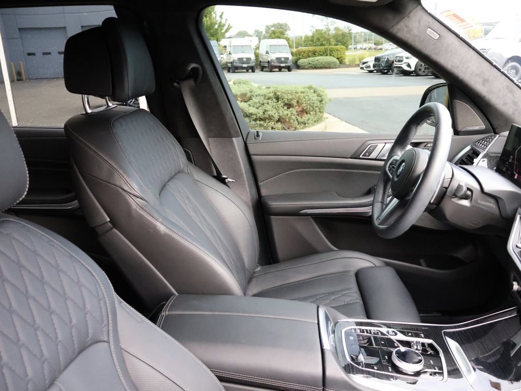 Used 2026 BMW X7 xDrive40i w/ Executive Package AWD/4WD image 10