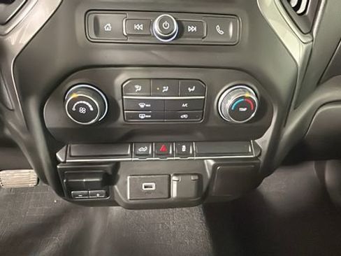 Used 2019 Chevrolet Silverado 1500 Custom w/ Custom Max Trailering Package AWD/4WD image 22