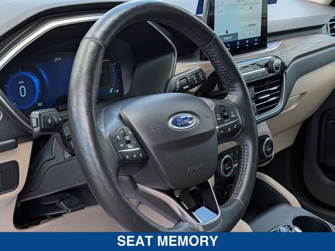 Certified 2020 Ford Escape Titanium FWD image 23