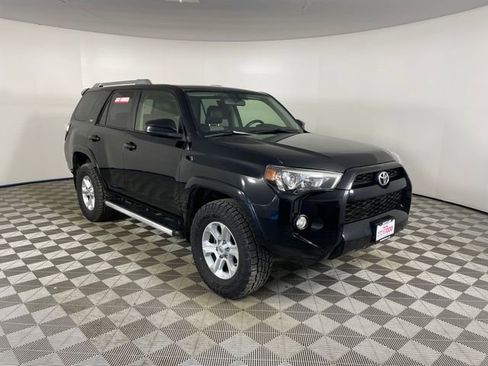 Used 2016 Toyota 4Runner SR5 image 23