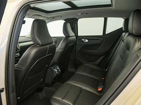 New 2026 Volvo XC40 B5 Core AWD/4WD image 18