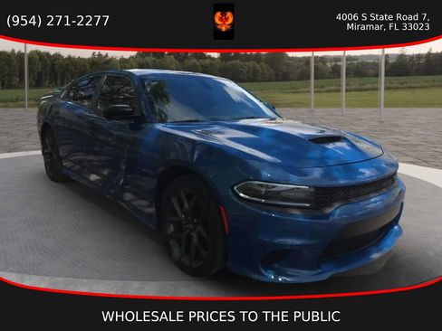 Used 2023 Dodge Charger R/T w/ Blacktop Package RWD image 3