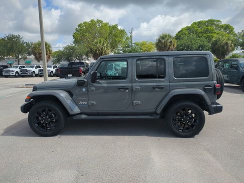 Used 2023 Jeep Wrangler Unlimited Sahara AWD/4WD image 9