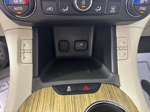 Used 2018 GMC Acadia Denali w/ Technology Package AWD/4WD image 7