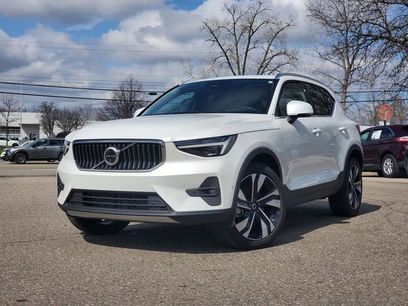 Used 2025 Volvo XC40 B5 Ultra w/ Protection Package Premier