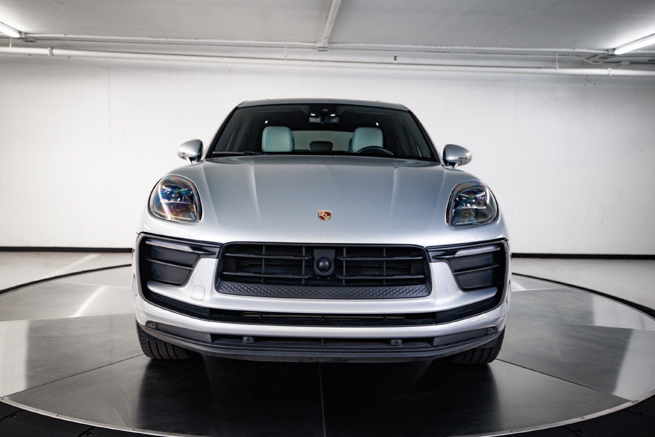 Certified 2023 Porsche Macan AWD/4WD image 10