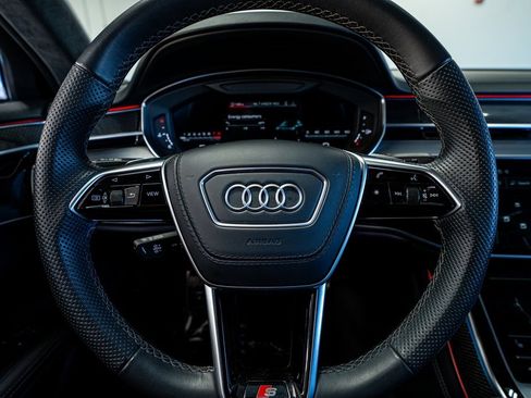 Used 2022 Audi S8 4.0T image 41