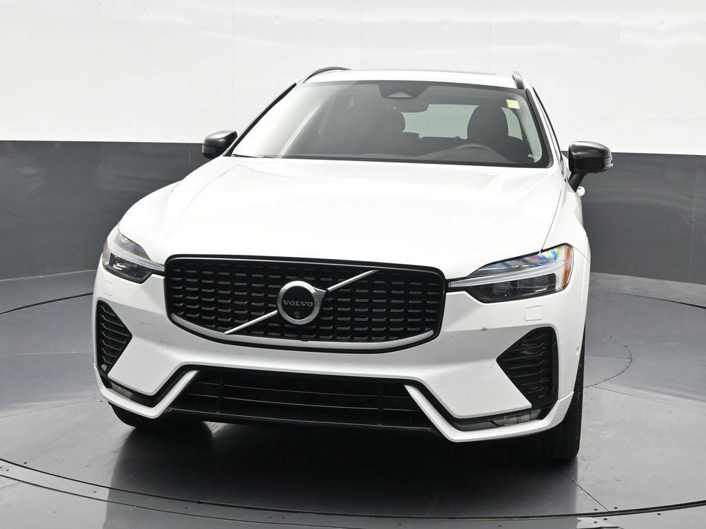 Certified 2024 Volvo XC60 B5 Plus w/ Climate Package AWD/4WD image 9