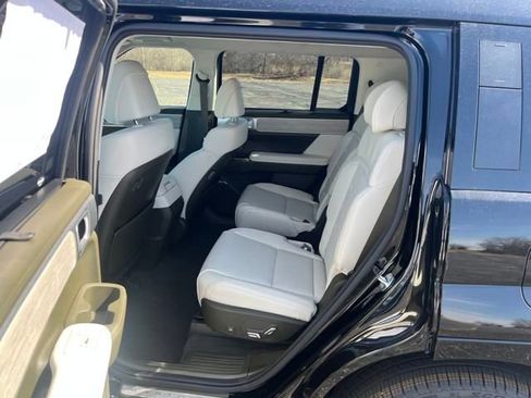 New 2025 Hyundai Santa Fe Calligraphy image 14