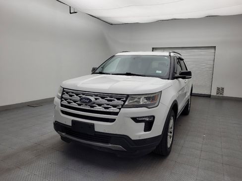 Used 2018 Ford Explorer XLT w/ Equipment Group 202A AWD/4WD image 15