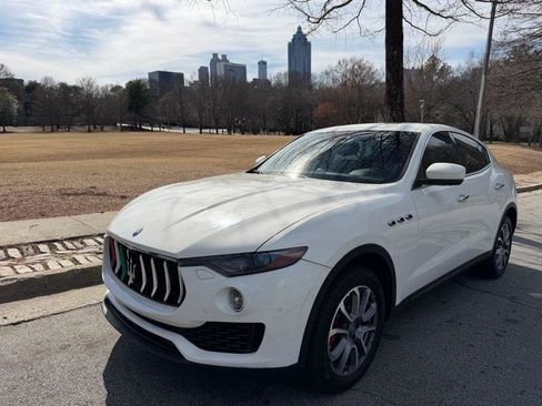 Used 2017 Maserati Levante image 1