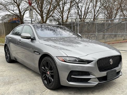 Used 2020 Jaguar XE S image 7