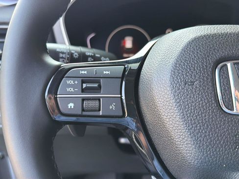 Used 2025 Honda Pilot EX-L image 21
