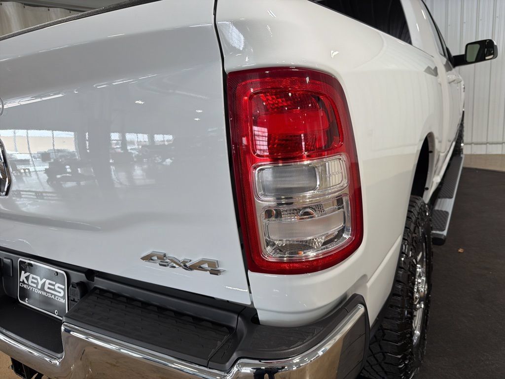 Used 2022 RAM 2500 Big Horn AWD/4WD image 16