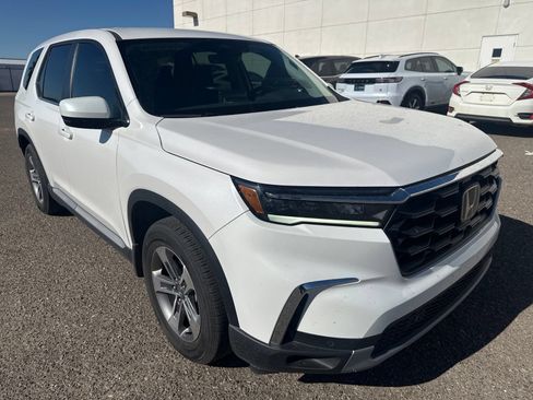 Used 2025 Honda Pilot EX-L image 7