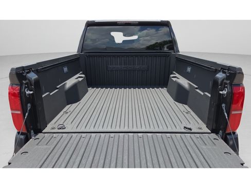 Certified 2025 Toyota Tacoma SR5 AWD/4WD image 9