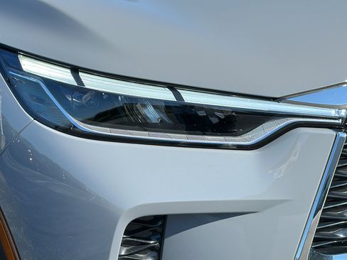 Certified 2025 INFINITI QX60 Sensory w/ Vision Package image 4