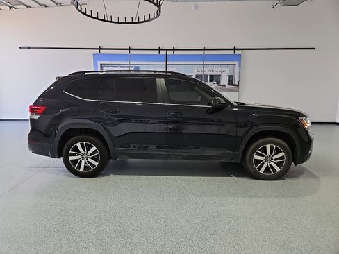 Used 2023 Volkswagen Atlas SE AWD/4WD image 9