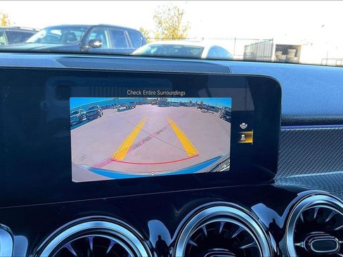 Used 2023 Mercedes-Benz GLB 250 image 28